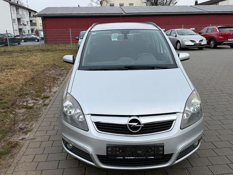 Gebraucht Opel Zafira Edition 150 PS (110 kW) 2007 Starsilber/silver iii Van / Kleinbus