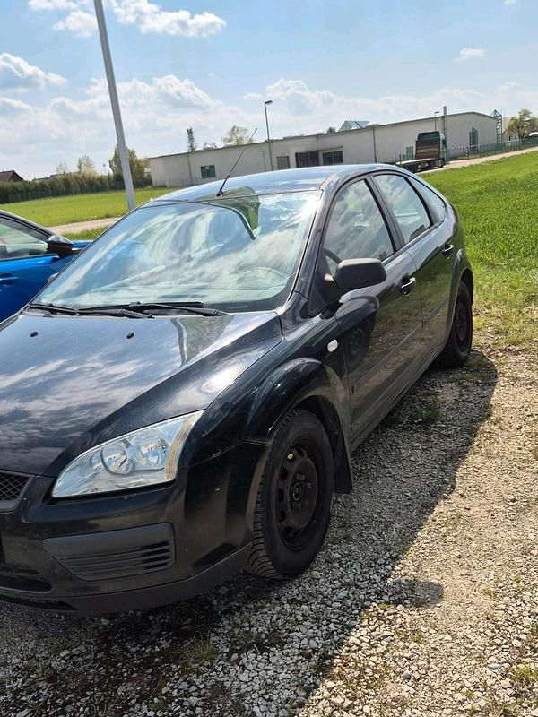 Second-hand Ford Focus 100 CP (73 kW) 2006 Negru Berlinǎ