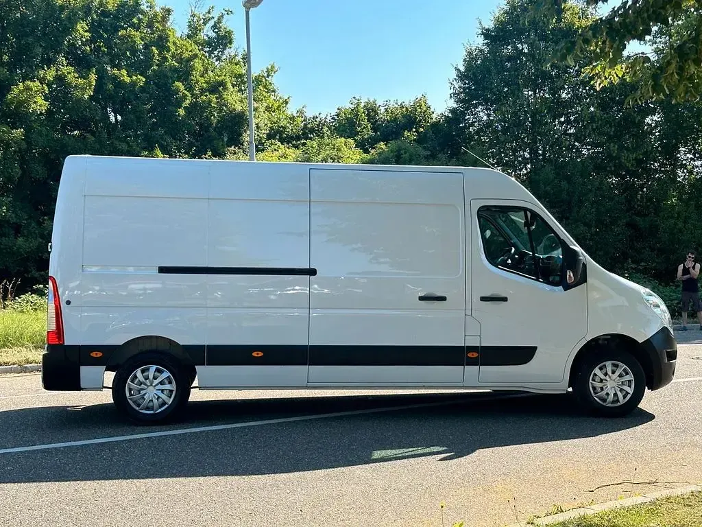 Gebraucht Renault Master 131 PS (96 kW) 2018 Gletscherweiss Van