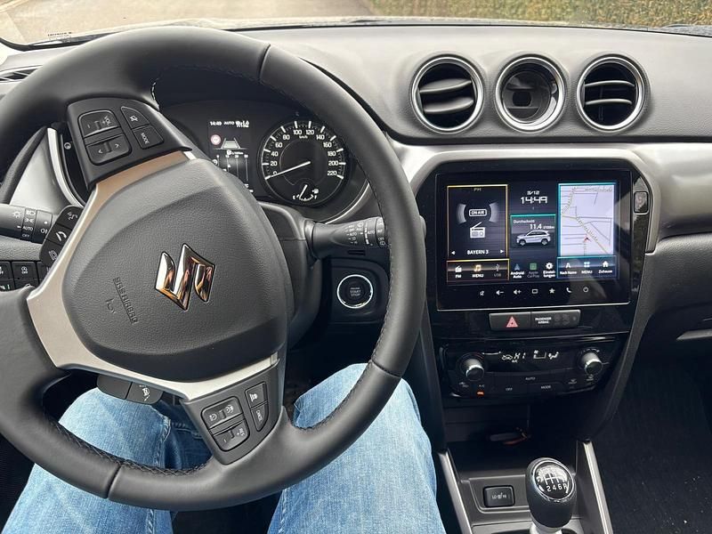 Gebraucht Suzuki Vitara 129 PS (94 kW) 2025 Schwarz SUV