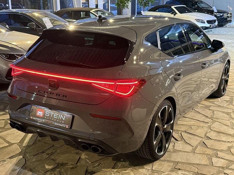 Gebraucht Cupra Leon VZ 300 PS (220 kW) 2022 Grau Limousine