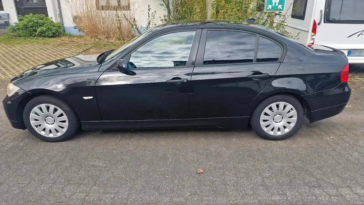 Gebraucht BMW 320 150 PS (110 kW) 2006 Schwarz Limousine