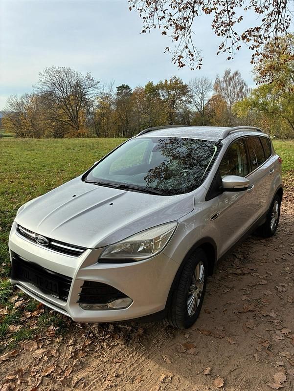 Silber Gebraucht 2013 Ford Kuga Titanium SUV | 7.500 € (Fairer Preis) - Bild 1/4