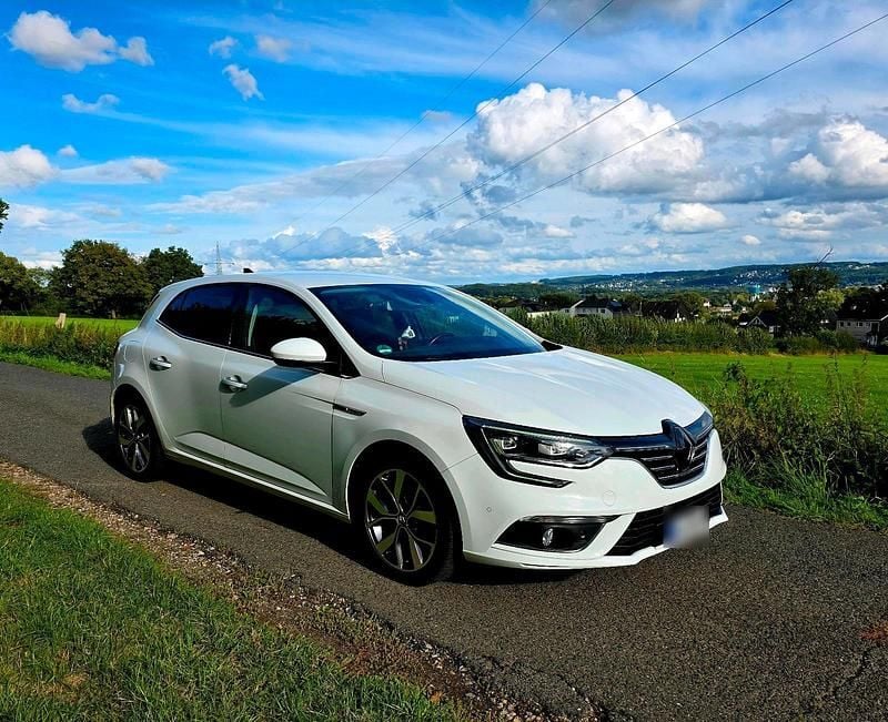 Gebraucht Renault Mégane IV Bose Edition 132 PS (97 kW) 2017 Weiß Kleinwagen
