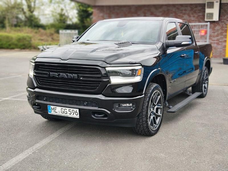 Schwarz Gebraucht 2019 Dodge Ram Abholung | 43.000 € (Fairer Preis) - Bild 1/4