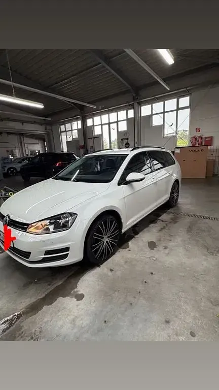 Gebraucht VW Golf VII 110 PS (80 kW) 2015 Weiß Kombi