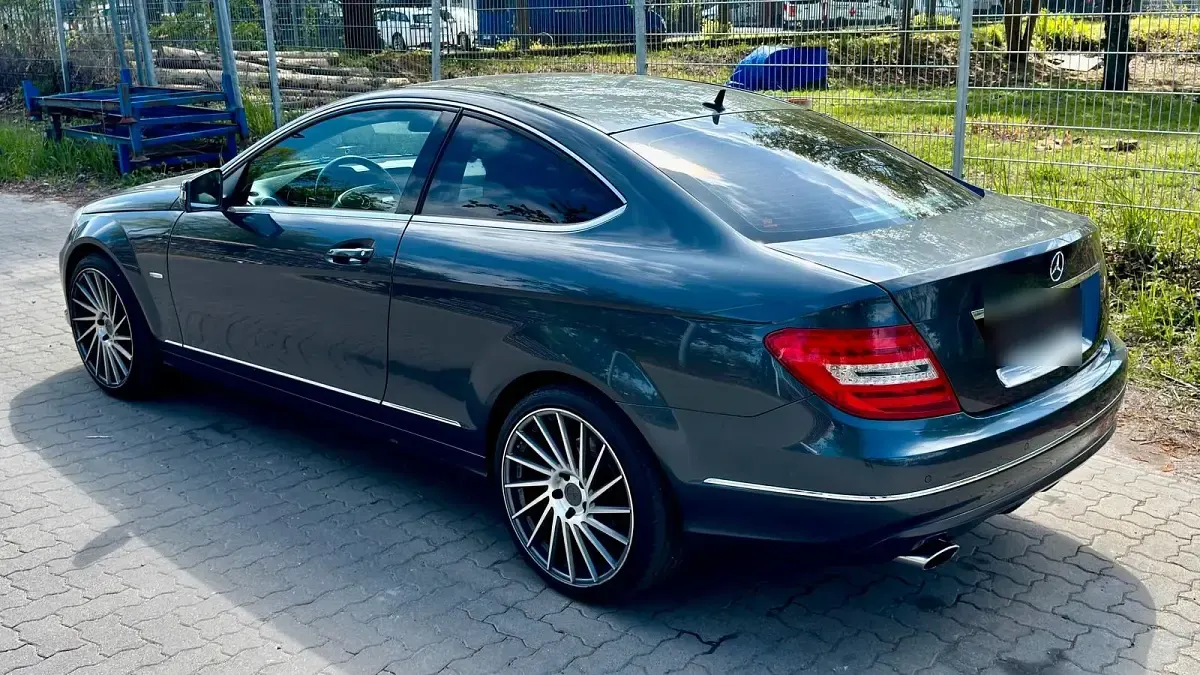 Gebraucht Mercedes C220 170 PS (125 kW) 2012 Grau Coupé