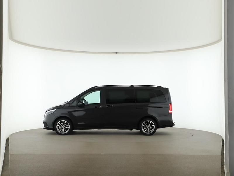 Gebraucht Mercedes V300 Night 237 PS (174 kW) 2024 Grau Van / Kleinbus
