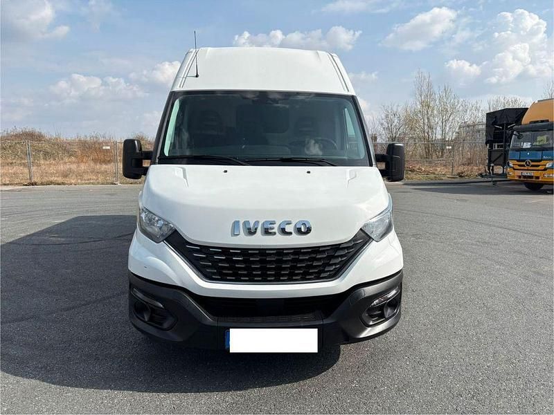 Gebraucht Iveco Daily 156 PS (114 kW) 2020 Weiß Van / Kleinbus