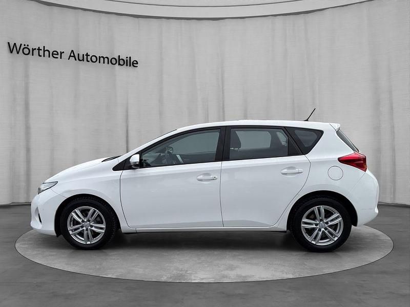 Gebraucht Toyota Auris 99 PS (72 kW) 2015 Weiß Limousine