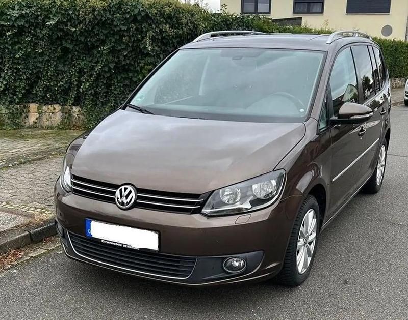 Gebraucht VW Touran Trendline 140 PS (102 kW) 2012 Braun Van / Kleinbus