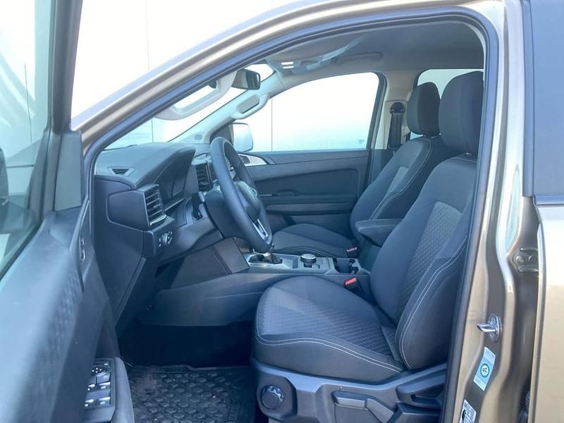 Gebraucht VW Amarok Life 206 PS (151 kW) 2024 Bright beige metallic Pickup