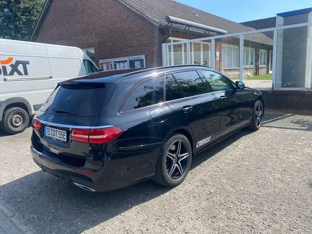 Second-hand Mercedes E300 306 CP (225 kW) 2019 Negru Berlinǎ