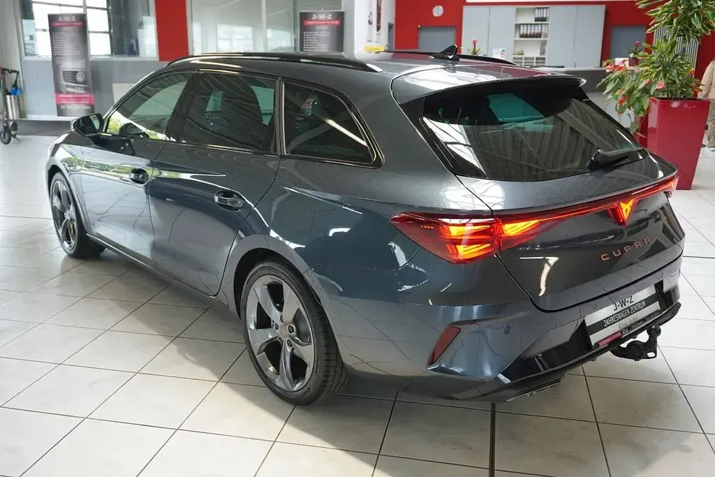 Neu Cupra Leon 204 PS (150 kW) 2026 Grau Limousine