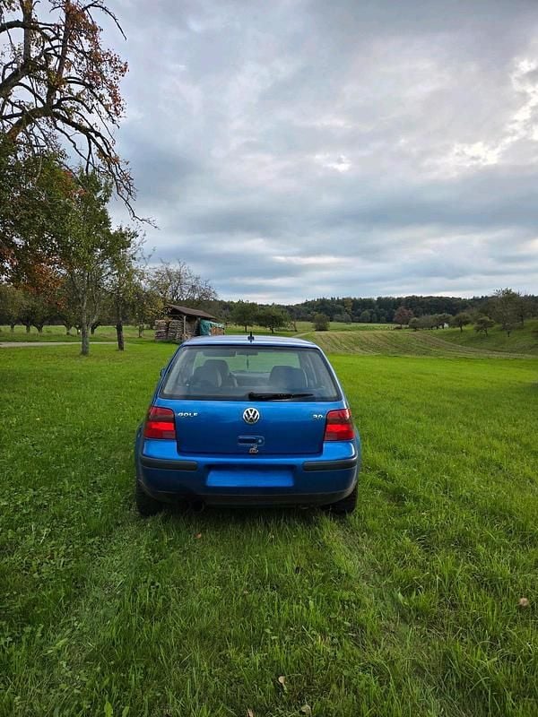 Gebraucht VW Golf IV 115 PS (84 kW) 2000 Blau Kleinwagen
