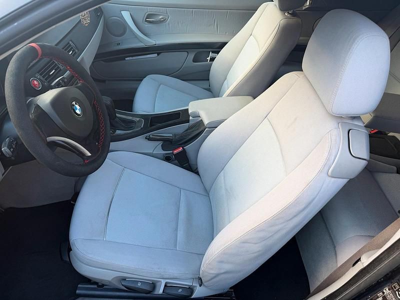 Gebraucht BMW 320 170 PS (125 kW) 2007 Blau Coupé