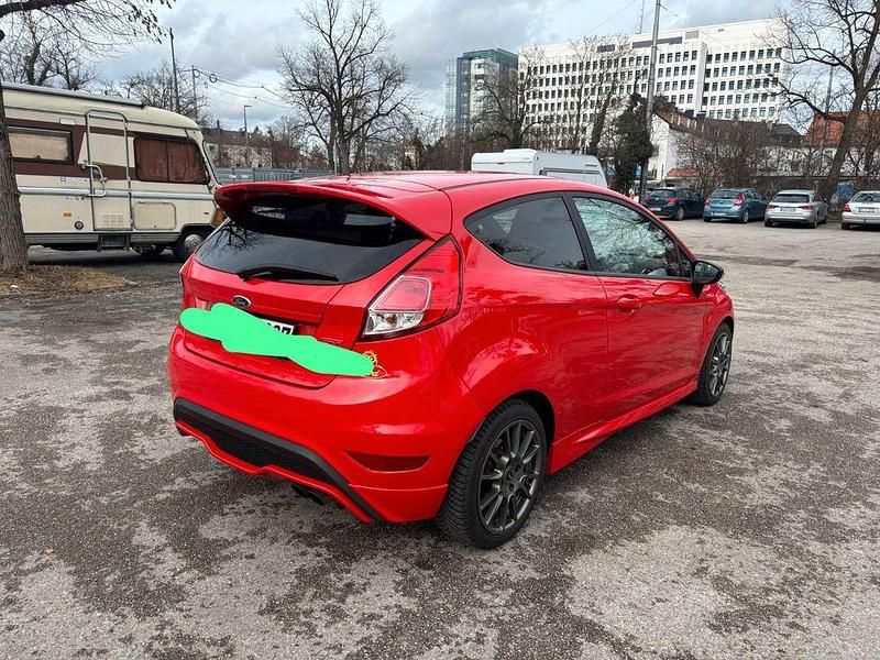 Gebraucht Ford Fiesta ST 182 PS (133 kW) 2013 Rot Kleinwagen