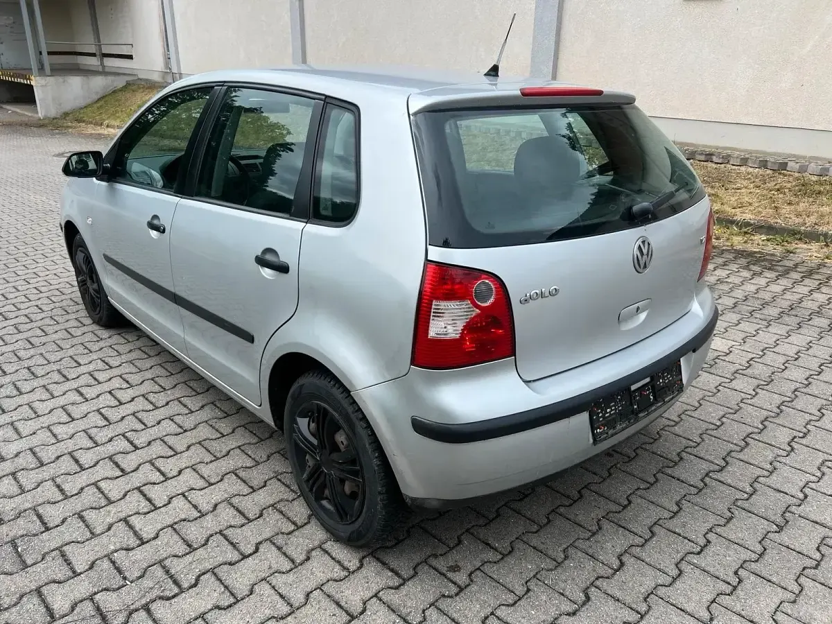 Gebraucht VW Polo 48 PS (35 kW) 2002 Silber Kleinwagen