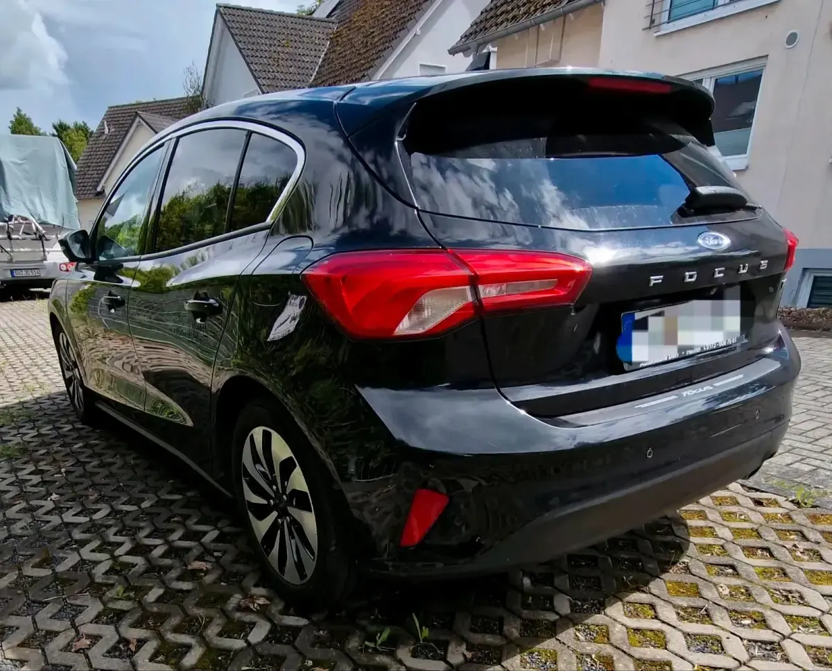 Gebraucht Ford Focus 125 PS (91 kW) 2018 Schwarz Limousine