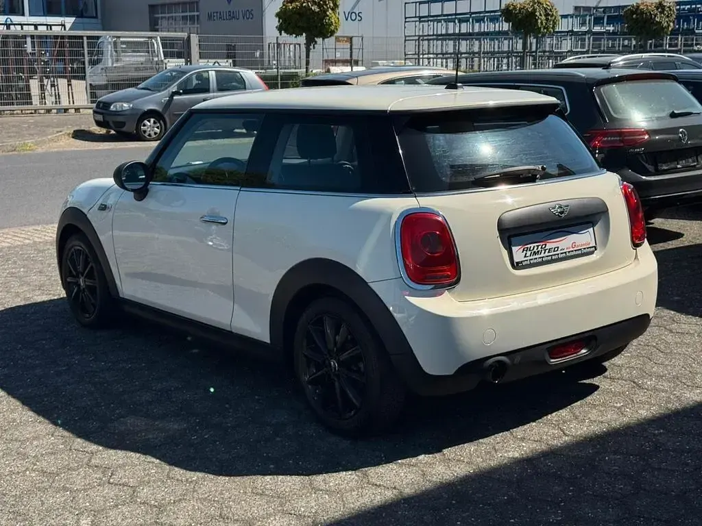 Usata Mini ONE 102 CV (75 kW) 2016 Bianco Utilitaria