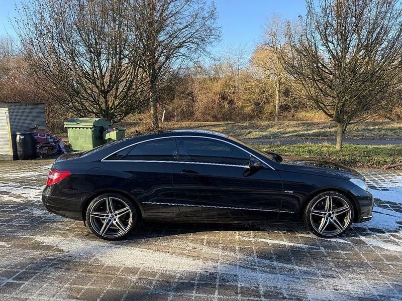 Gebraucht Mercedes E350 231 PS (169 kW) 2009 Schwarz Coupé
