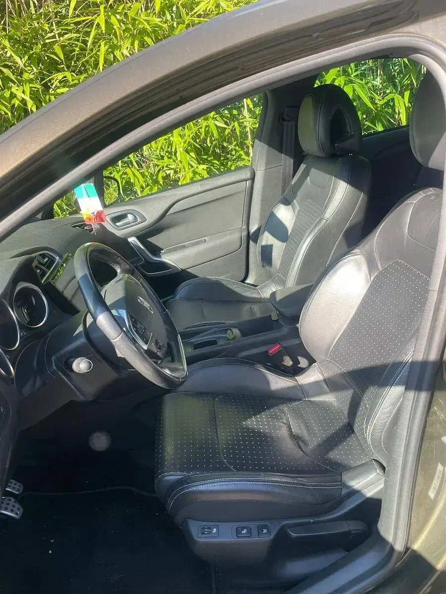 Gebraucht Citroën DS4 Sport Chic 163 PS (119 kW) 2012 Braun Kleinwagen