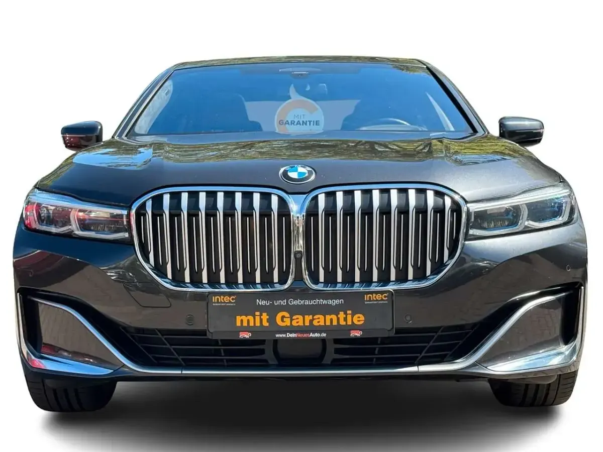 Gebraucht BMW 750 Sport Line 530 PS (389 kW) 2020 Other Limousine