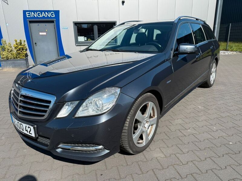 Grau Gebraucht 2010 Mercedes E350 Avantgarde Kombi | 7.999 € (Guter Preis) - Bild 1/4