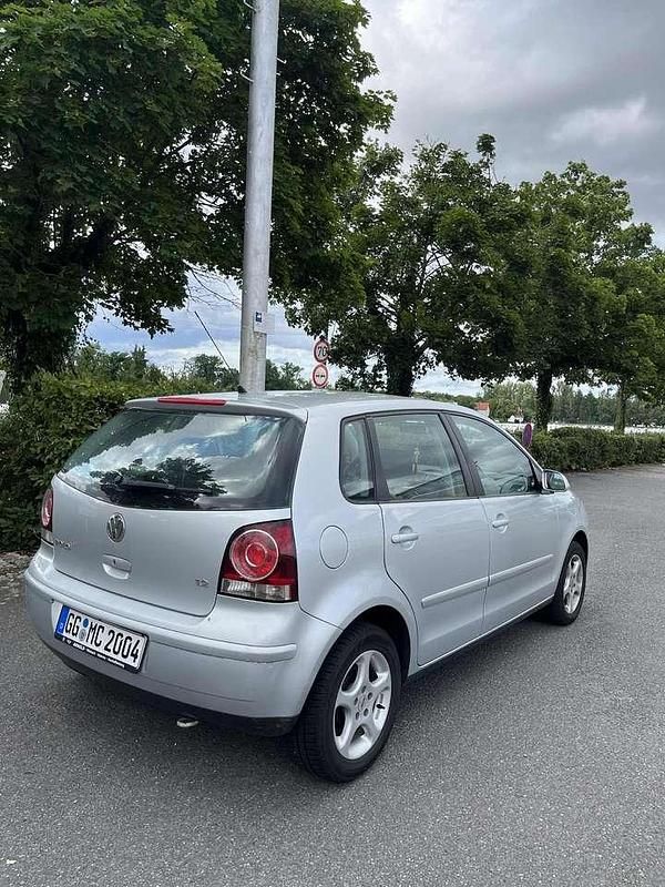Gebraucht VW Polo Comfortline 75 PS (55 kW) 2005 Grau Limousine