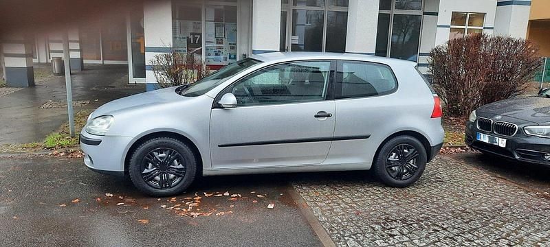 Silber Gebraucht 2004 VW Golf V Limousine | 2.800 € (Fairer Preis) - Bild 1/4
