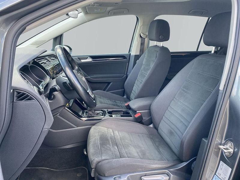 Gebraucht VW Touran Highline 150 PS (110 kW) 2017 Grau Van / Kleinbus