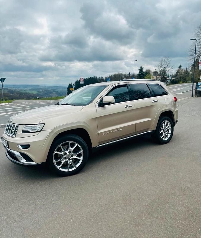 Gebraucht Jeep Grand Cherokee Summit 250 PS (183 kW) 2013 Gold SUV