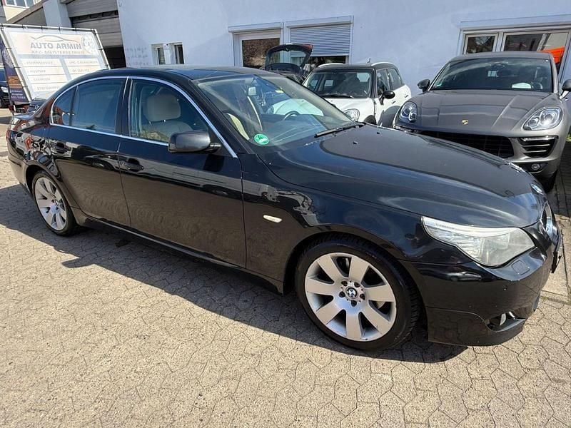 Gebraucht BMW 525 197 PS (144 kW) 2008 Schwarz Limousine