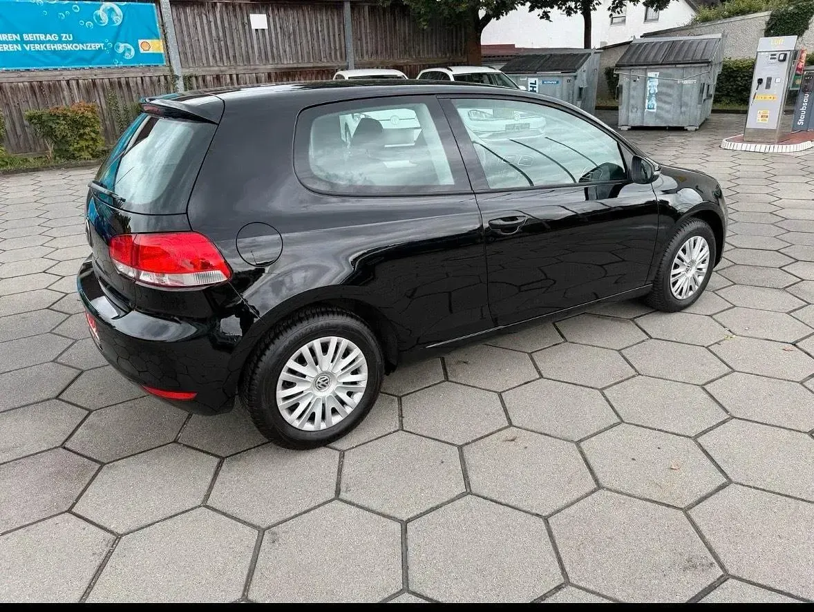 Gebraucht VW Golf VI 80 PS (58 kW) 2010 Schwarz Kleinwagen