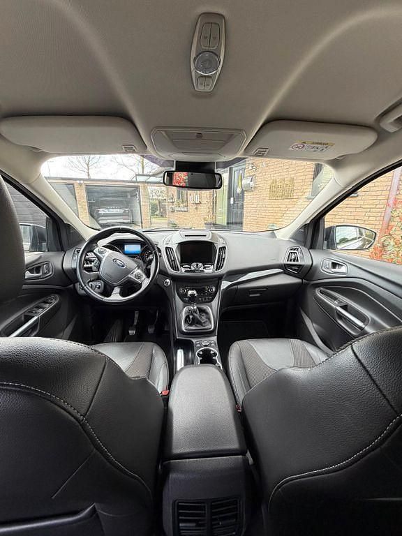 Gebraucht Ford Kuga Trend 150 PS (110 kW) 2016 Grau SUV