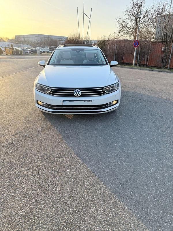 Gebraucht VW Passat Highline 150 PS (110 kW) 2019 Weiß Kombi