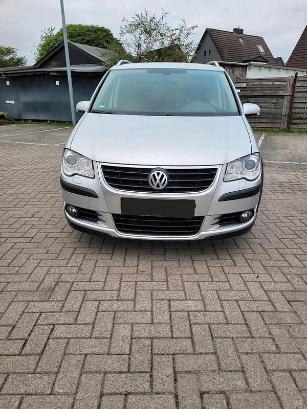 Silber Gebraucht 2009 VW Touran Cross Van / Kleinbus | 4.300 € (Guter Preis) - Bild 1/4