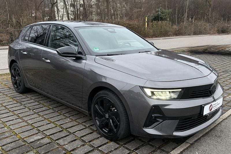 Gebraucht Opel Astra 131 PS (96 kW) 2024 Grau Limousine