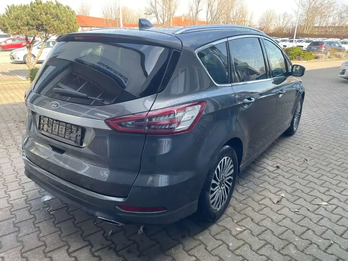 Gebraucht Ford S-MAX Titanium 190 PS (139 kW) 2022 Magnetic grau Van / Kleinbus