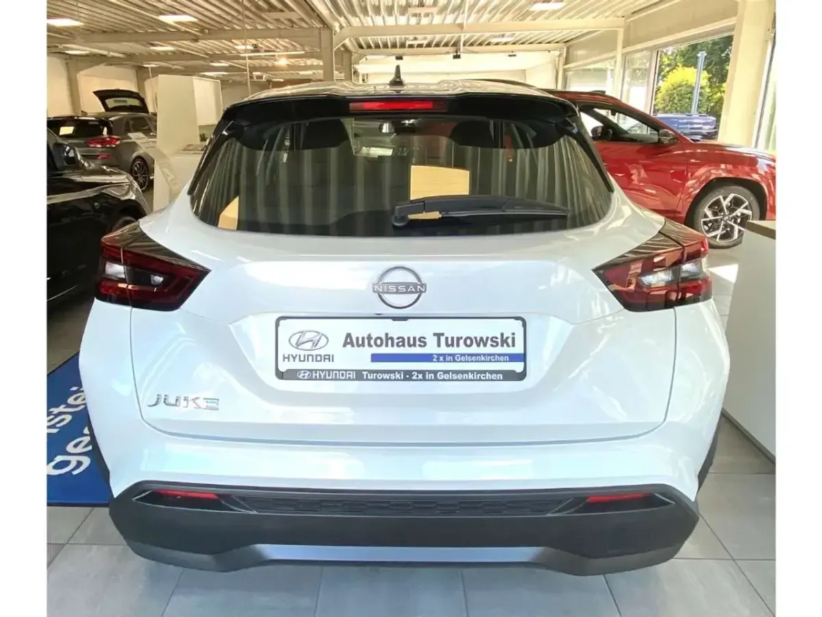 Neu Nissan Juke Acenta 114 PS (83 kW) 2026 Pearl white SUV
