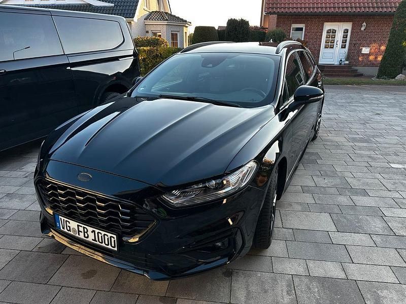 Schwarz Gebraucht 2021 Ford Mondeo ST-Line Limousine | 21.400 € (Fairer Preis) - Bild 1/4