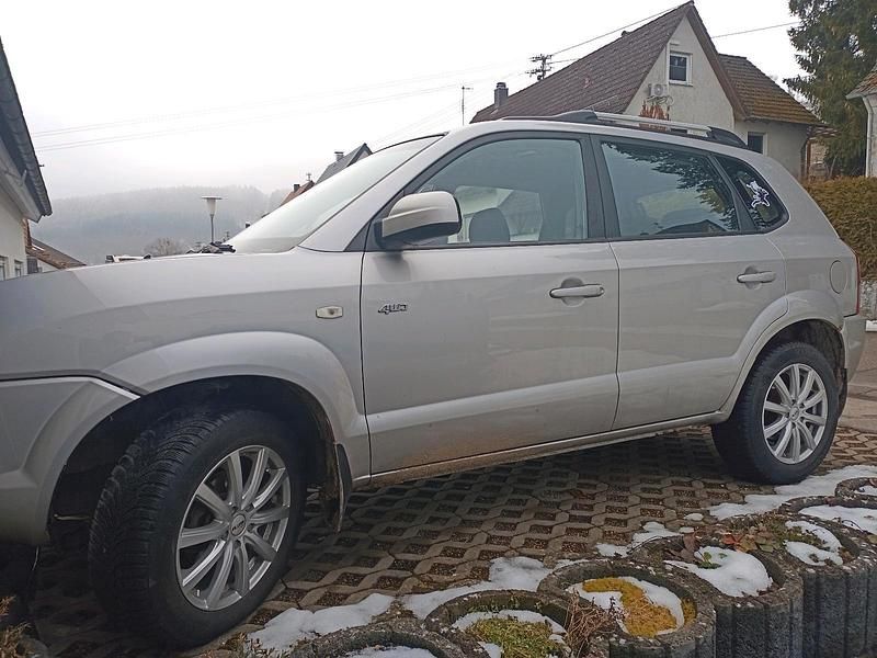 Gebraucht Hyundai Tucson 141 PS (103 kW) 2006 Silber SUV