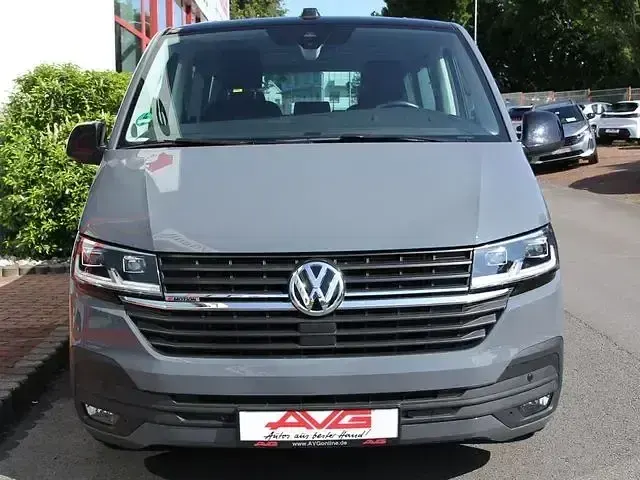 Używany VW Multivan 204 KM (150 kW) 2022 Szary Minivan