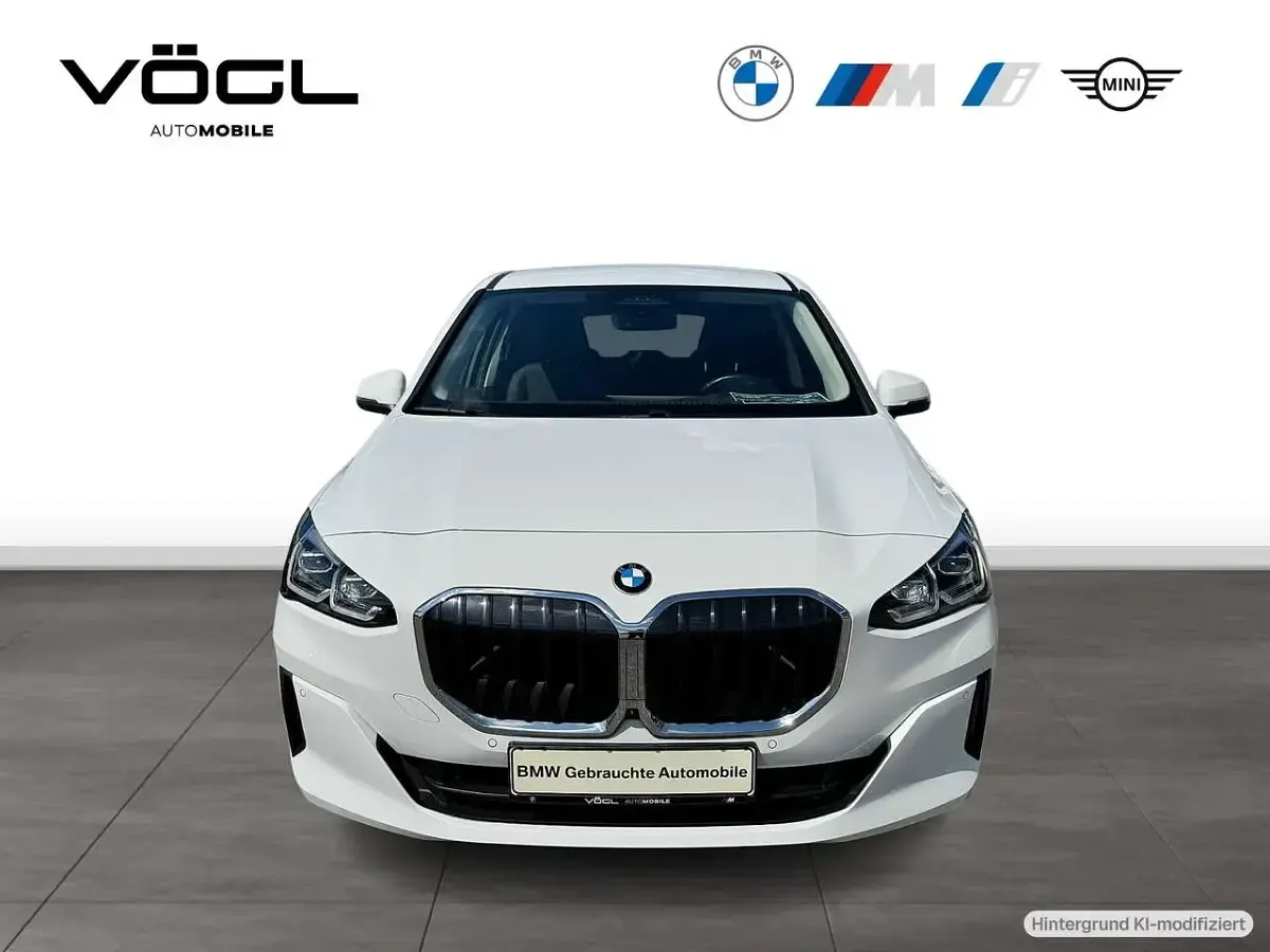 Gebraucht BMW 218 Active Tourer 150 PS (110 kW) 2023 Alpinweiß uni Van / Kleinbus