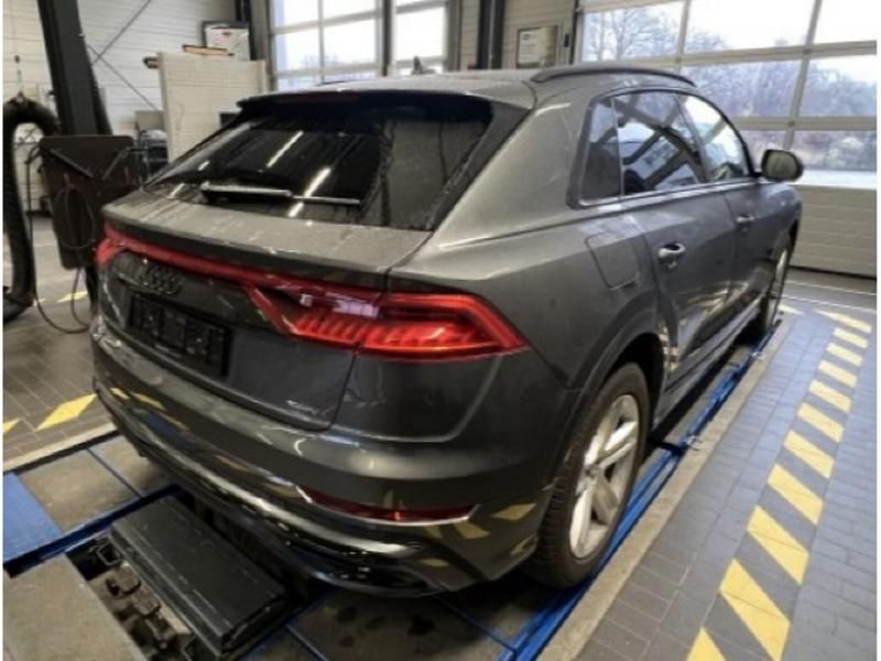 Gebraucht Audi Q8 S-Line 381 PS (280 kW) 2022 Grau SUV