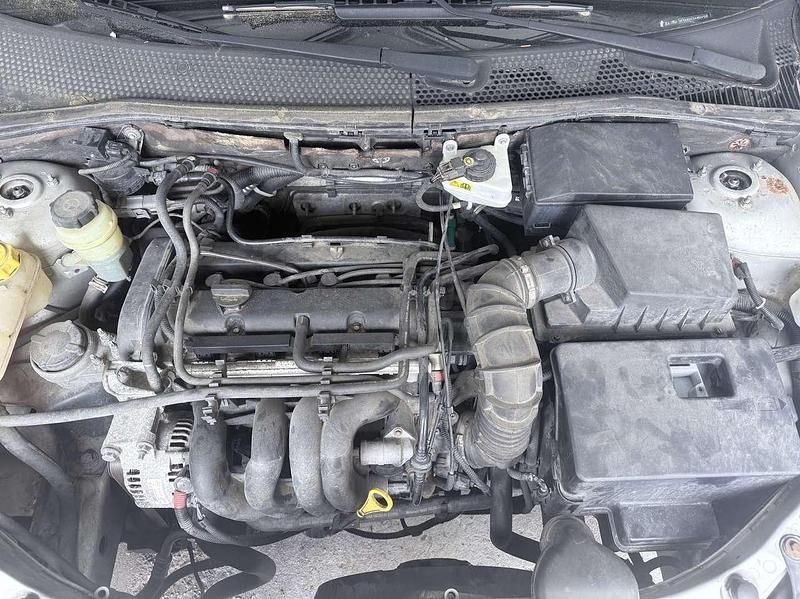 Gebraucht Ford Focus Viva 101 PS (74 kW) 2004 Grau Limousine