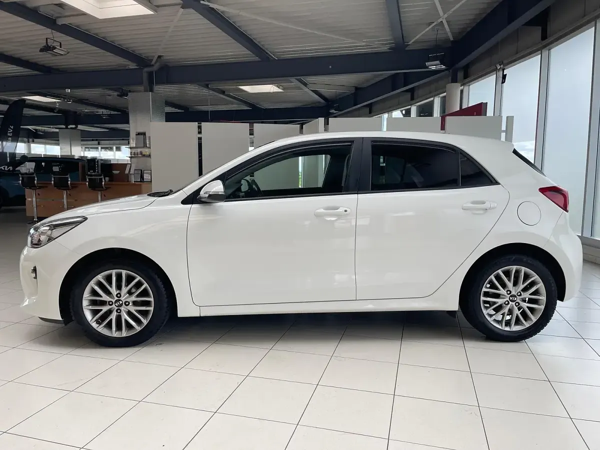 Gebraucht Kia Rio DREAM-TEAM Edition 84 PS (61 kW) 2017 (ud) schneeweiss Limousine