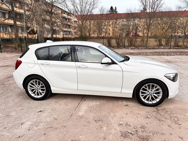 Gebraucht BMW 116 136 PS (100 kW) 2011 Weiß Kleinwagen