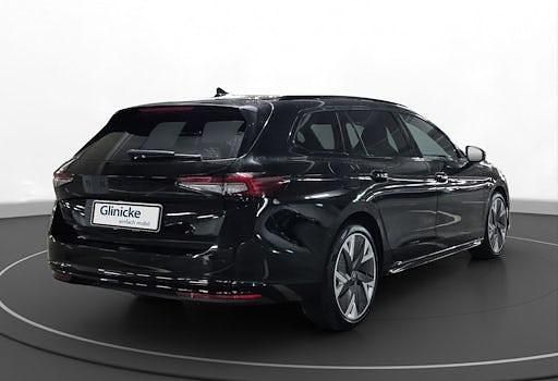 Neu Skoda Superb SportLine 150 PS (110 kW) 2026 Schwarz Kombi