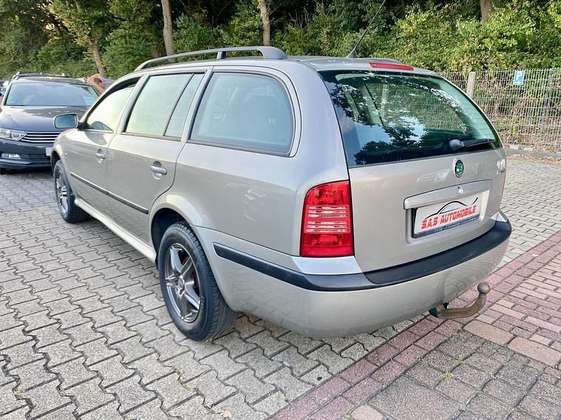 Gebraucht Skoda Octavia 102 PS (75 kW) 2009 Gold Kombi